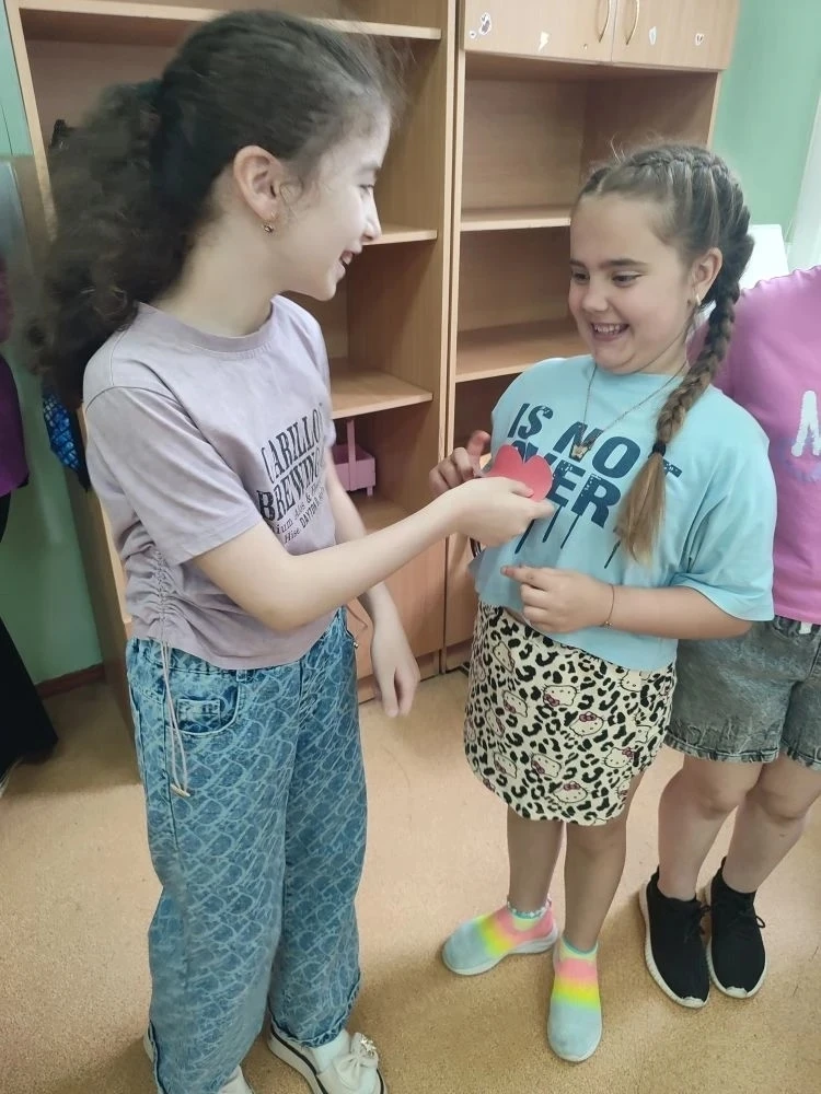 ❤️ Маленькие сердца - большое тепло! 

Сегодня в нашей школе прошла Всероссийская акция «Дарю тепло»