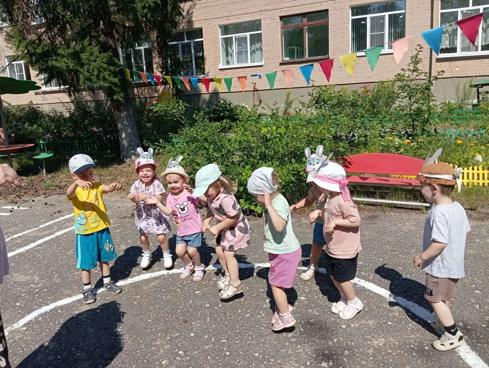 Развлечение в группе раннего возраста "Лесная сказка". К ребятам в гости пришли Лисичка...