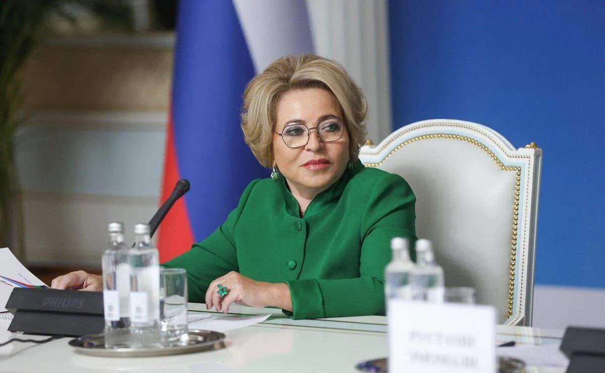 ⚡️Полноценная семья должна состоять из матери, отца и пяти детей, — глава Совфеда Матвиенко.  Для де