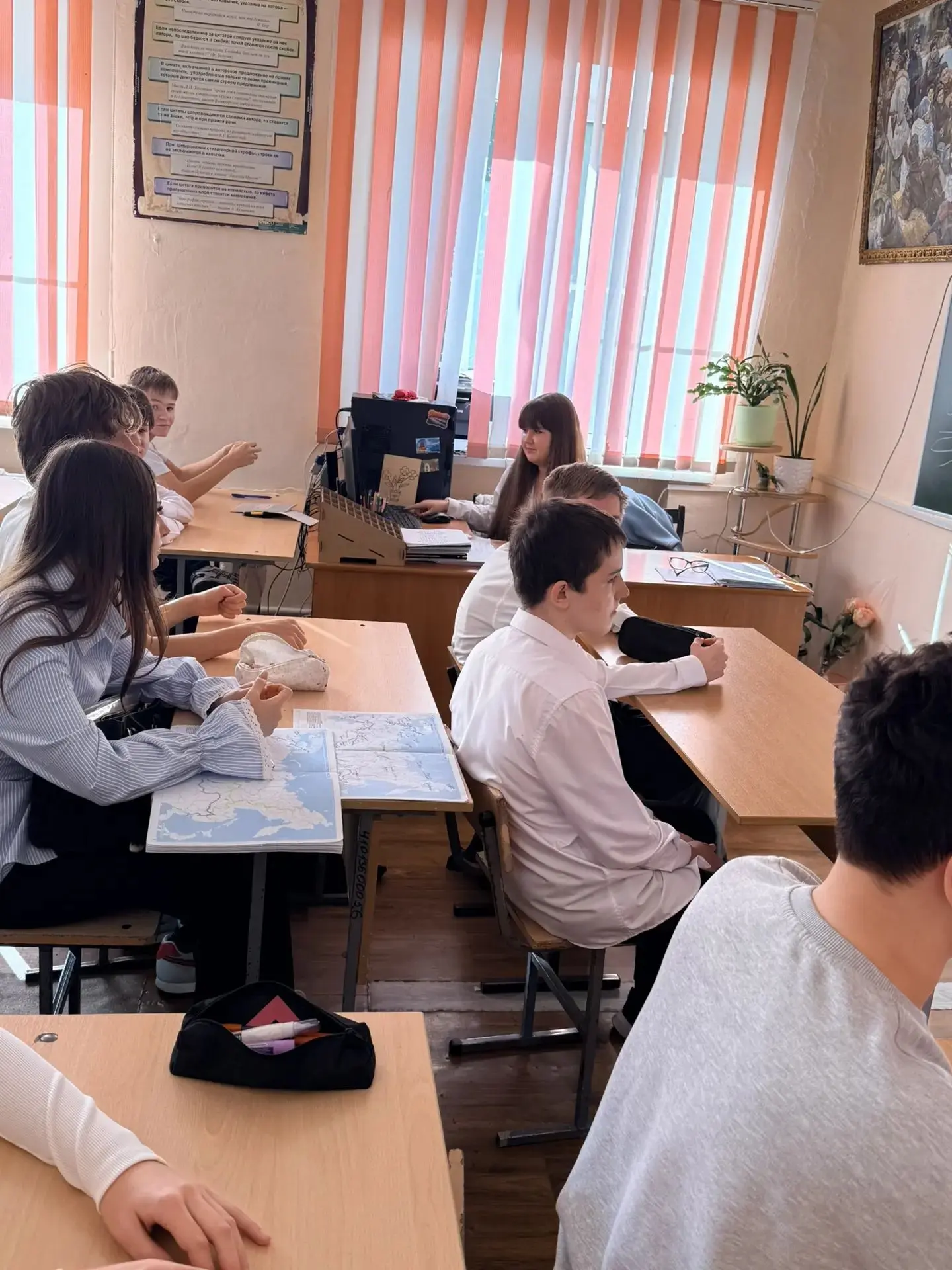 Каждый, кто проводил сегодня уроки, согласится, что это непросто.