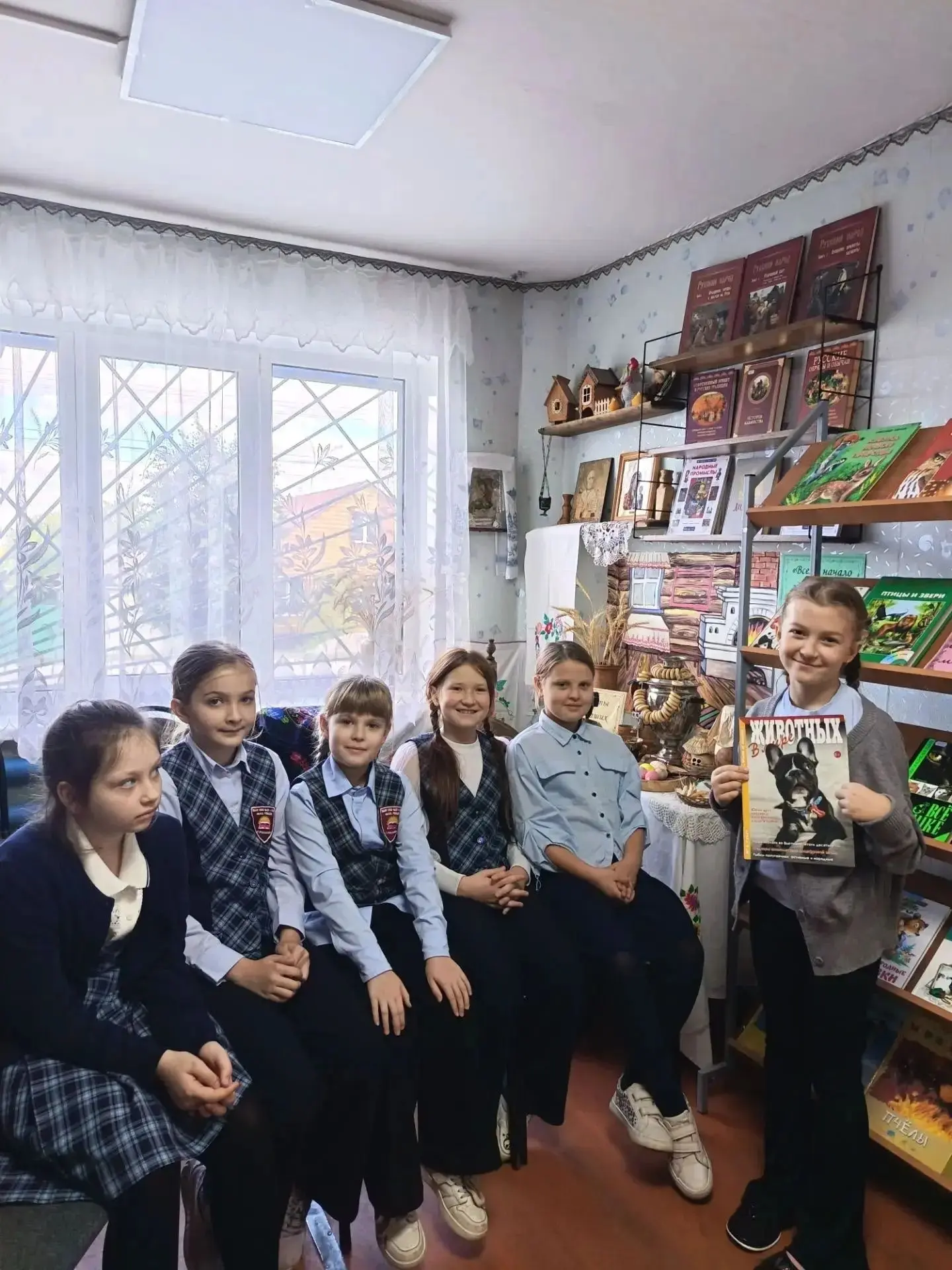🐆 В городской библиотеке № 2 для юных посетителей прошел экологический час «У животных...