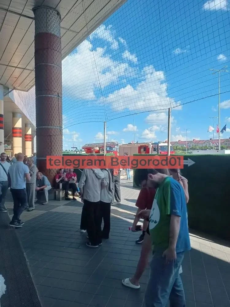 Посетителей ТЦ «Сити Молла» эвакуировали из-за «бытового возгорания».
