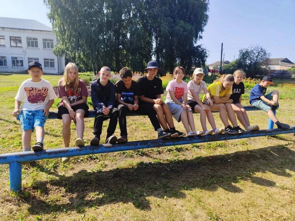 В детском лагере состоялась беседа о семейных ценностях.

⁣В День семьи, любви и верности в детском 