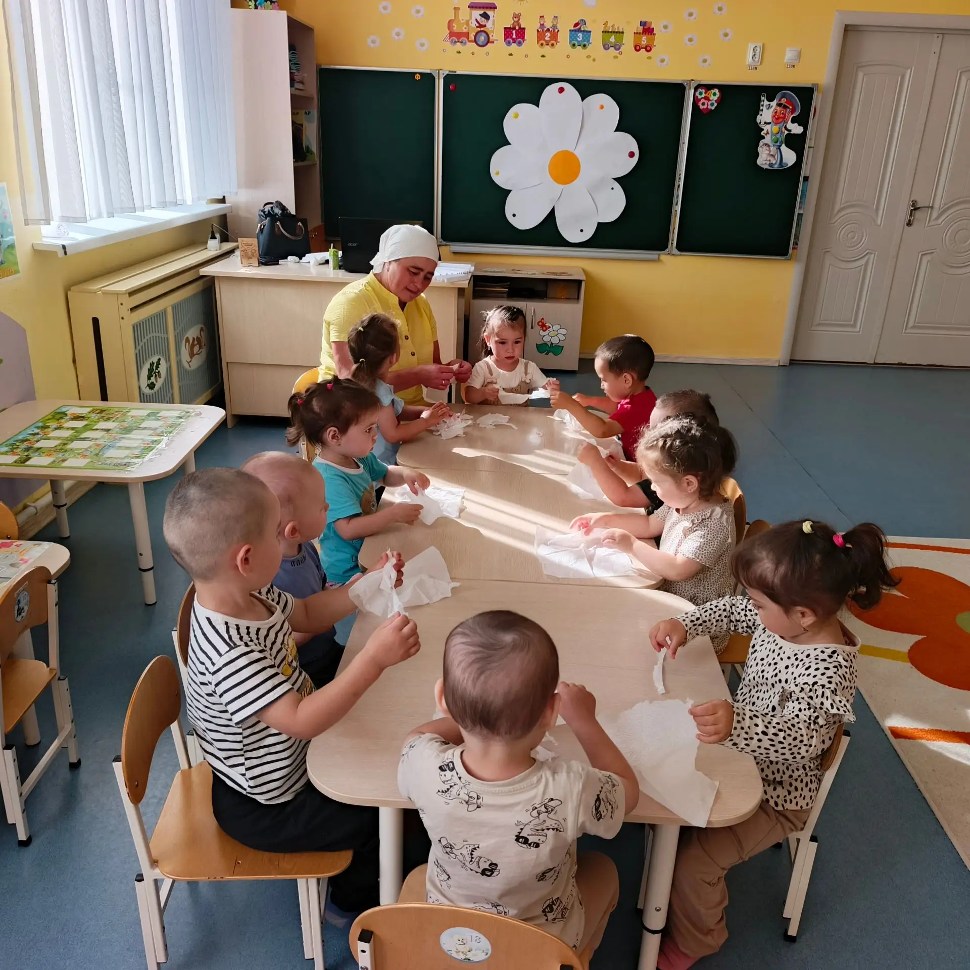 🗒 Бүген безнең балалар кәгазь турындагы белемнәрен баеттылар. Кәгазь-ул иң кулай һәм у...