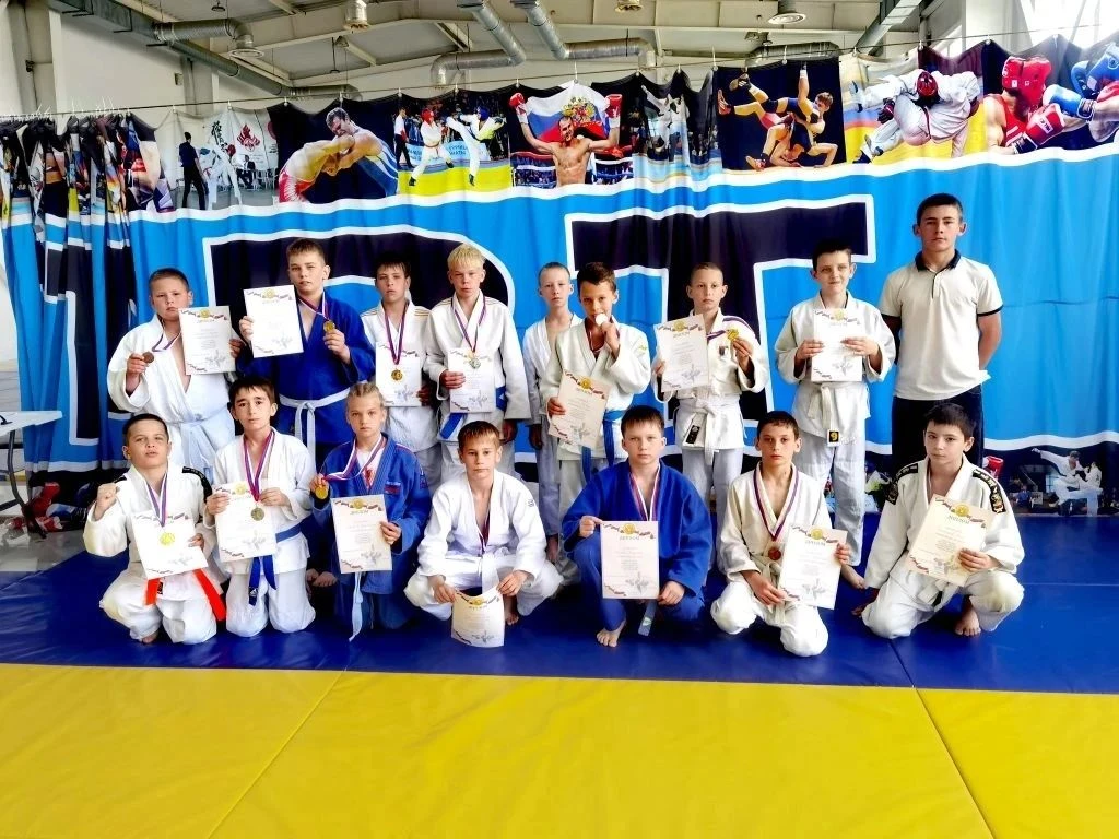 Уважаемые родители! Спортивная школа ст. Калининской продолжает набор учащихся для зачи...
