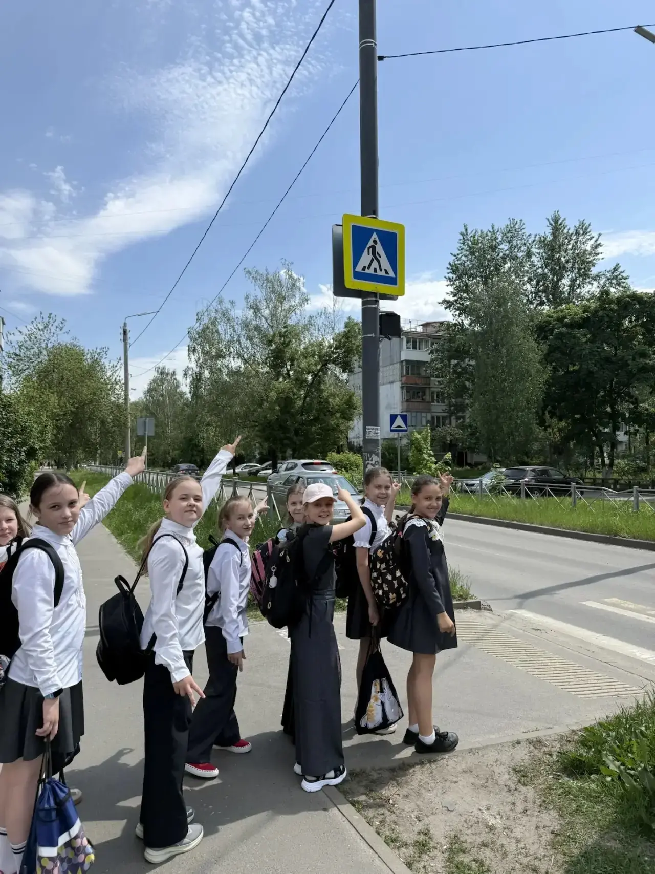 🚦4 «В» — эксперты по ПДД! ✨  Сегодня ученики из 4 В класса (классный руководитель Потемкина Л.В.) в 