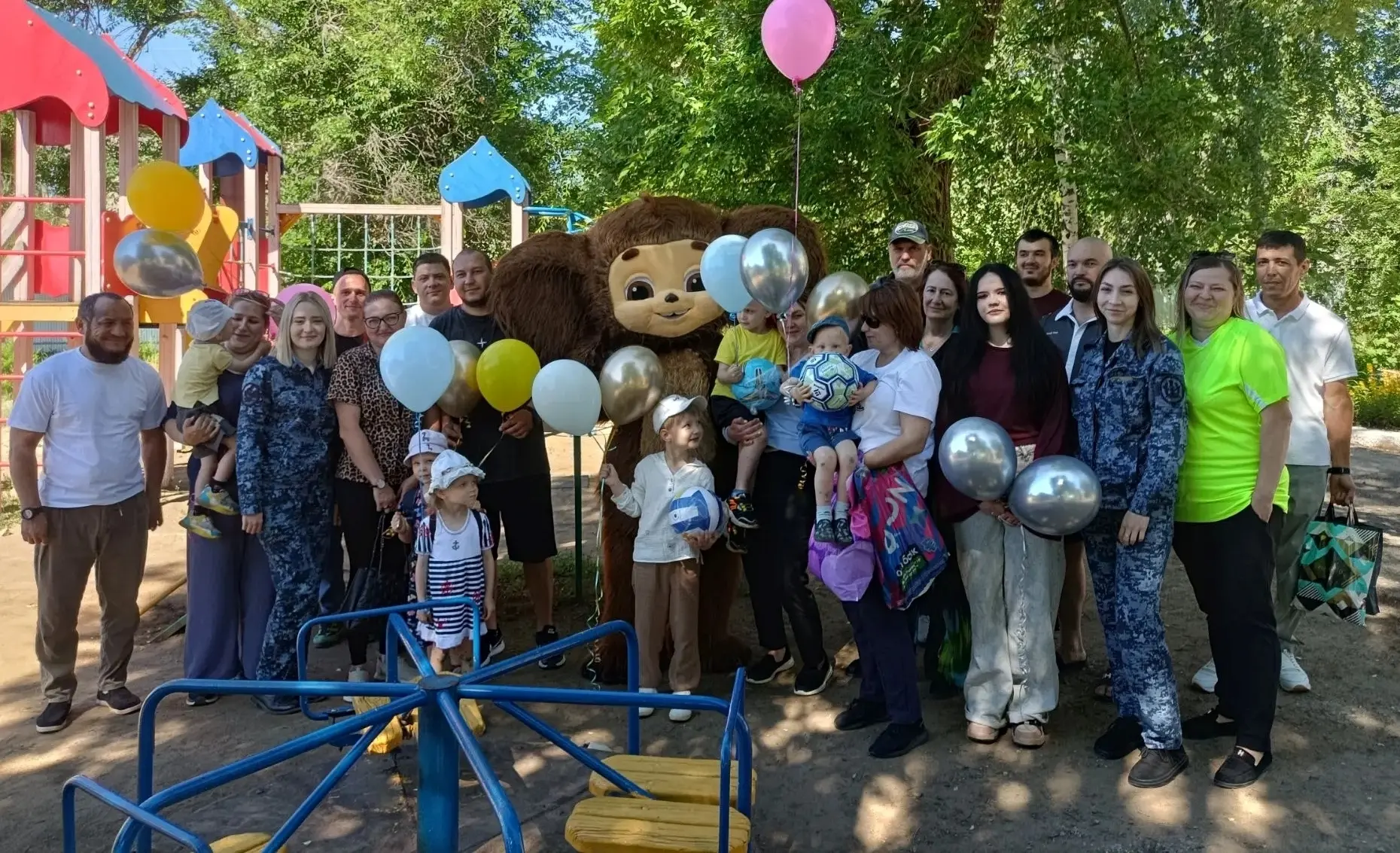 🎁Красноармейский центр «Семья» посетили со спонсорской помощью неравнодушные люди из УФИЦ №1 при ФК