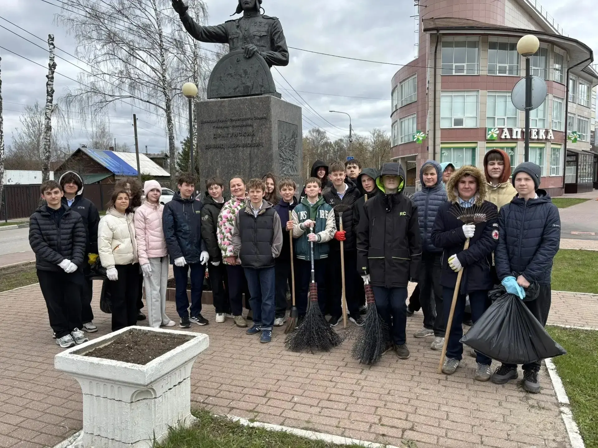 🌸 1 мая — Праздник Весны и Труда! 🌸  Более 130 лет этот весенний день в календаре многих стран! Рань