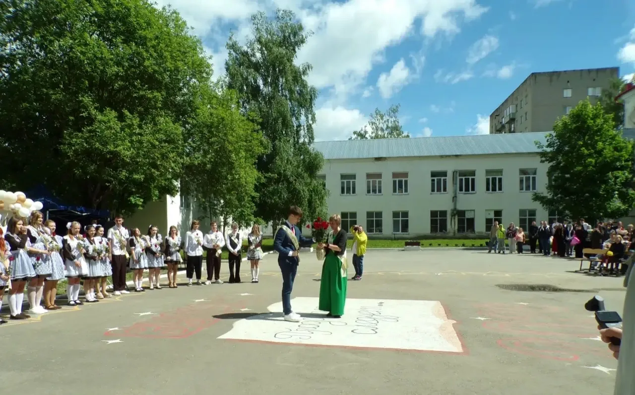 🔔Последний звонок  👩‍🎓🧑‍🎓Сегодня в школах Кольчугинского округа прозвучал Последний звонок. В этом г