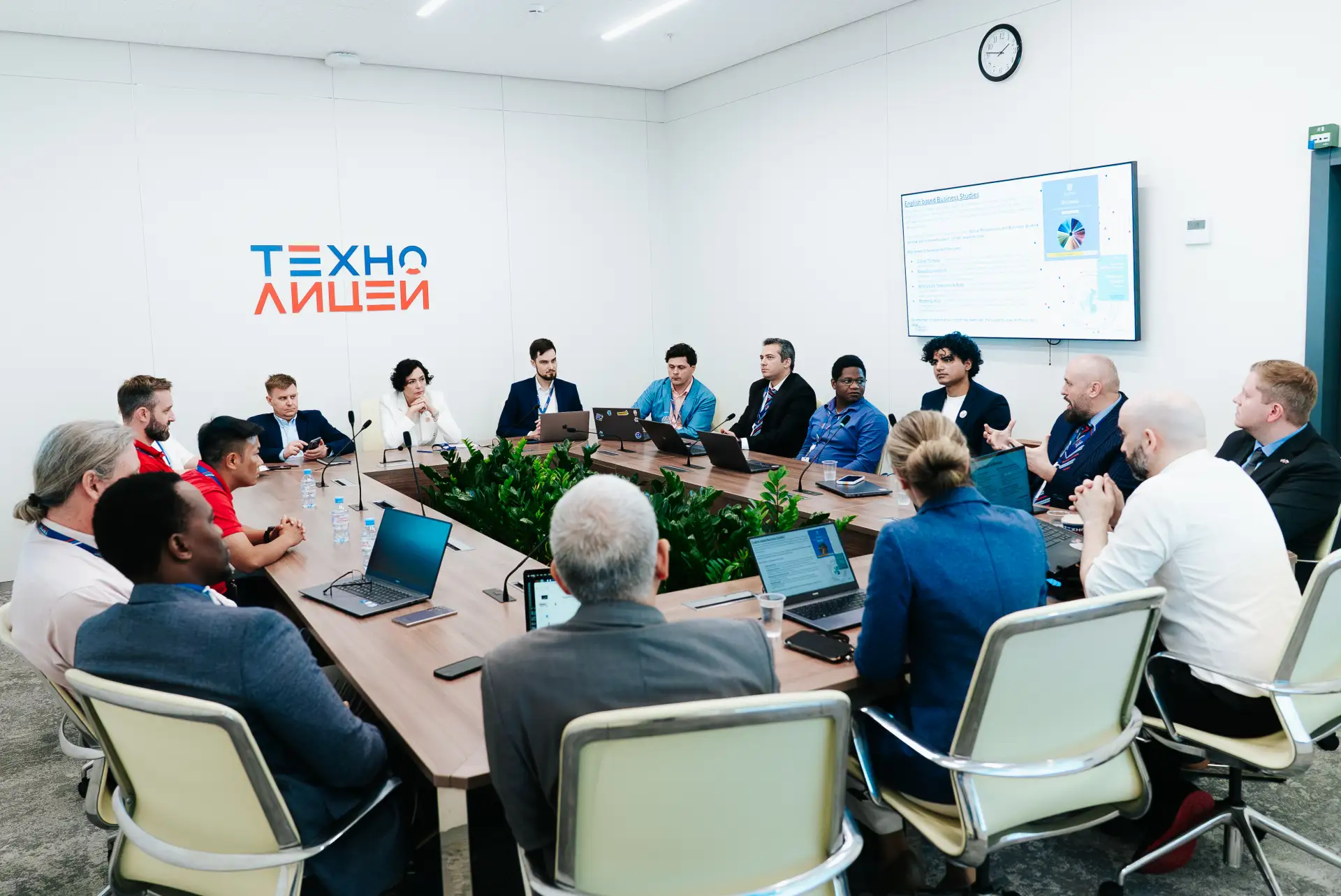 Начинаем подводить итоги учебного года — проходит цикл встреч предметных кафедр с администрацией Тех