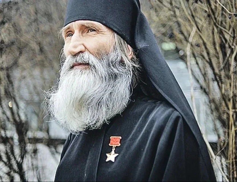 Солдат, который наложил мне жгуты после ранения, разорвал для этой цели проводную антен...
