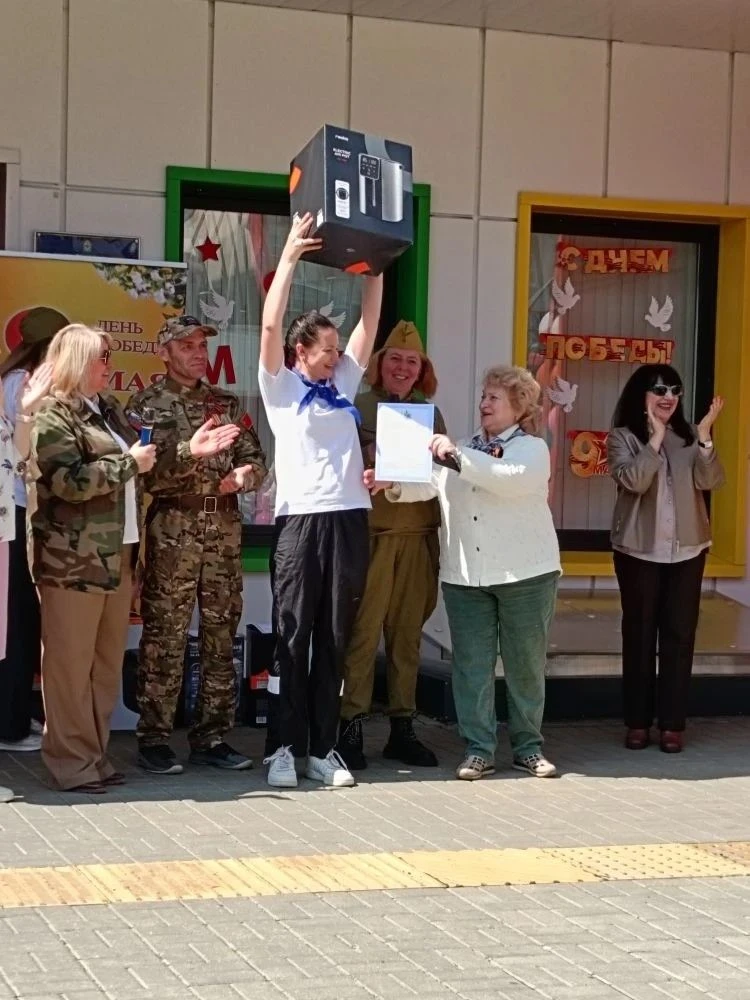 Сотрудники школы стали самой быстрой командой на «Зарнице» в рамках слёта профсоюзных лидеров «Мы вм