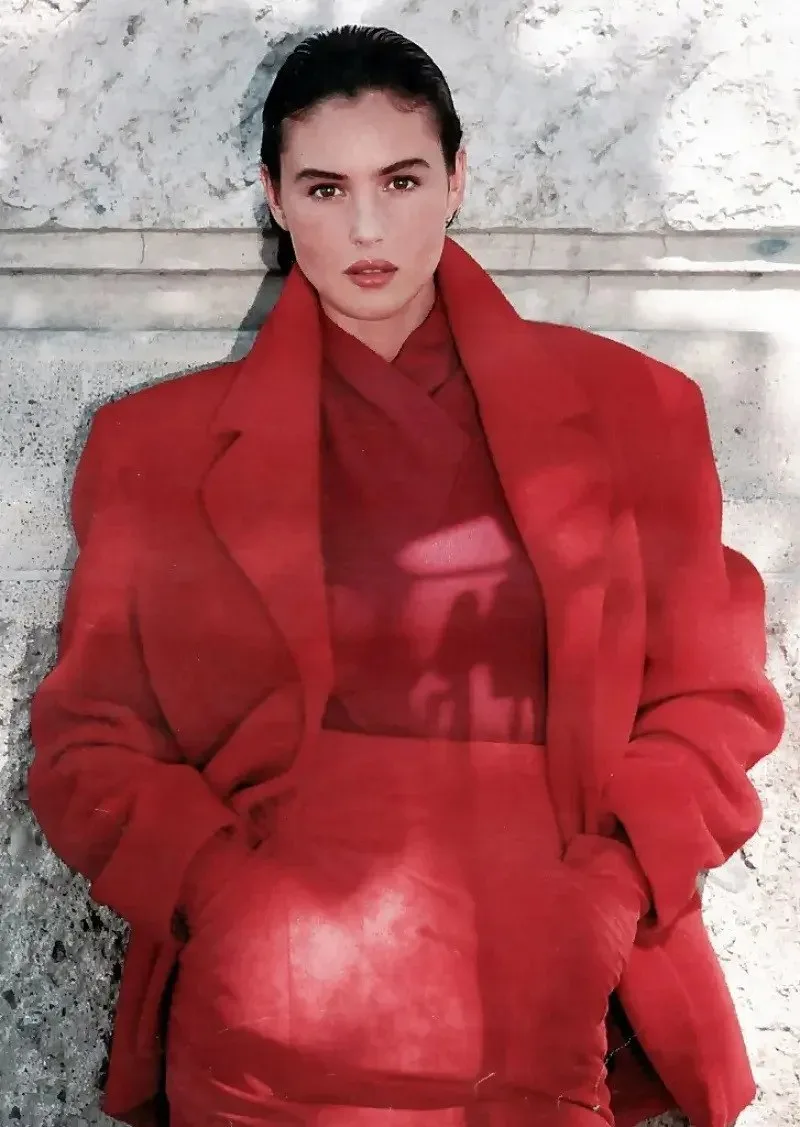 Monica Bellucci
Photographer: Mike Reinhardt
