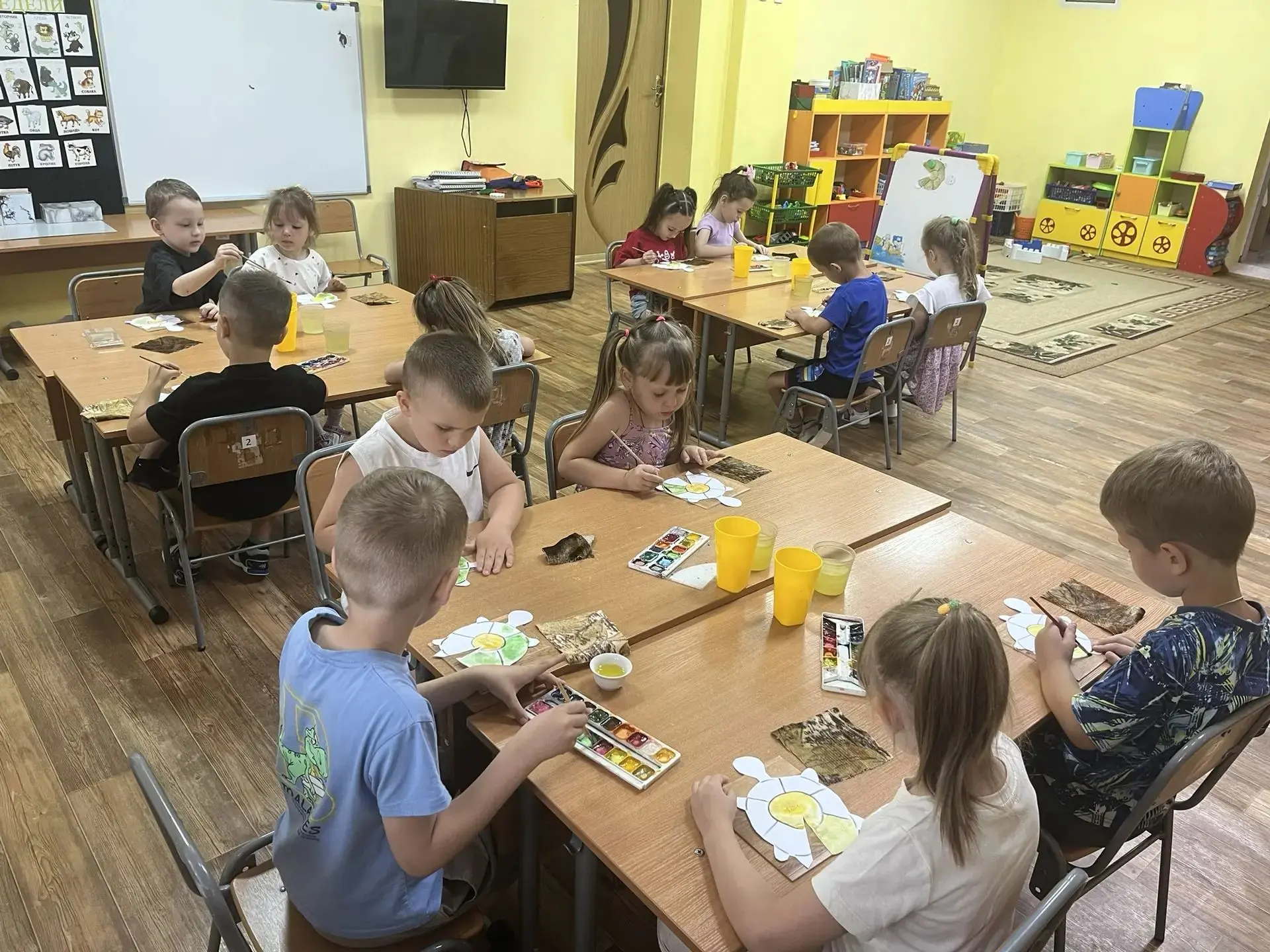 В старшей логопедической группе «Светлячок» прошло интегрированное занятие по рисованию и конструиро