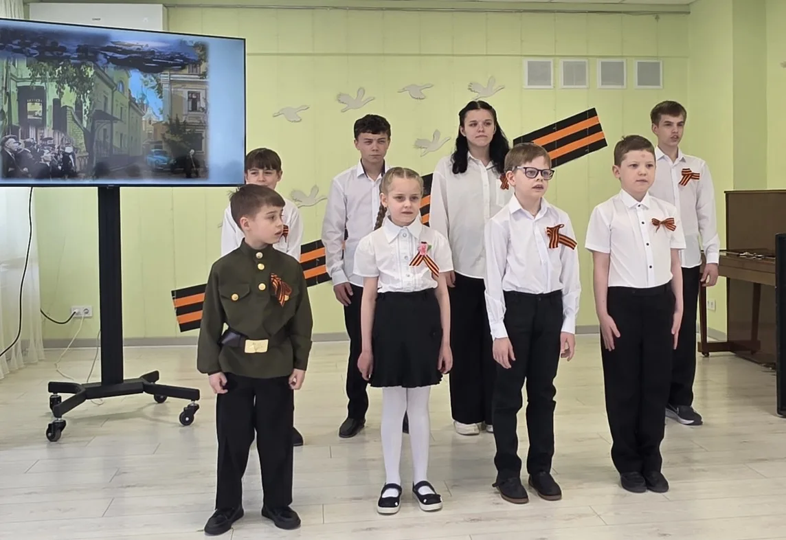 В центре «Флагман» прошёл литературно-музыкальный фестиваль «На крыльях Победы» 🕊️  В преддверии 81-