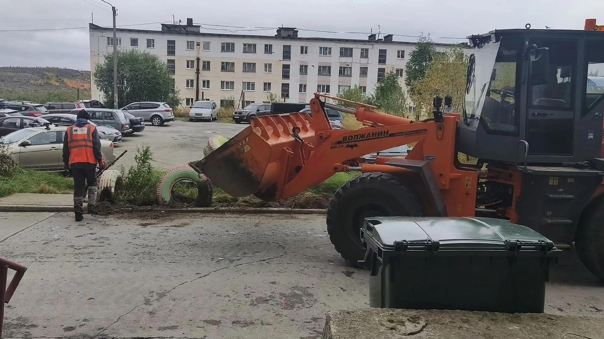 ✅ Во дворе дома 26А на Гвардейском проспекте в Никеле в рамках проекта «Инициативы двор...
