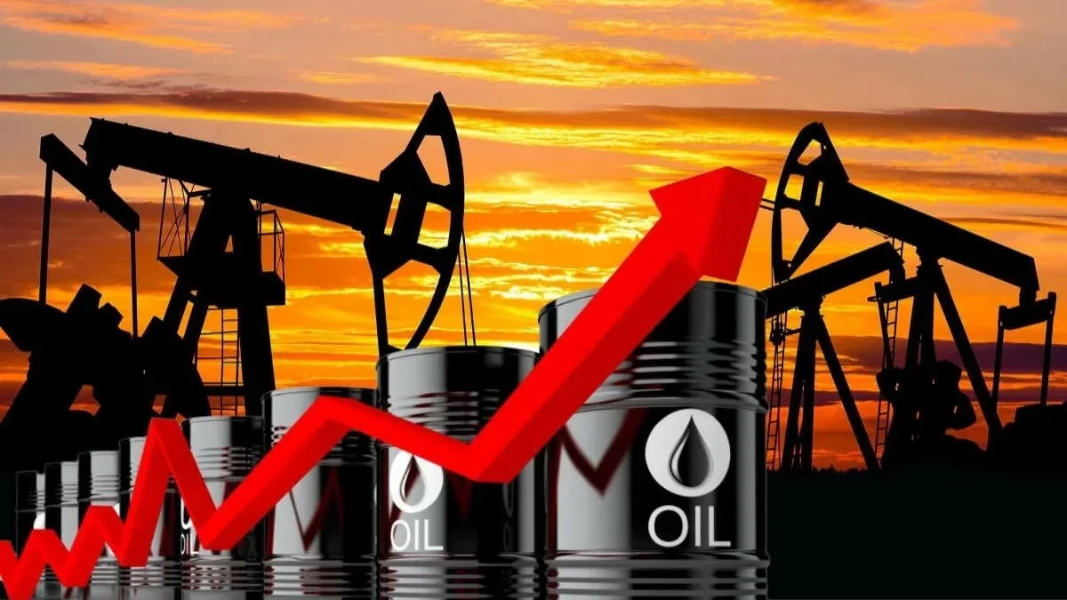 🛢️Нефть держится выше $100 за баррель. Рынок «качает» между штормом в США и войной на ...