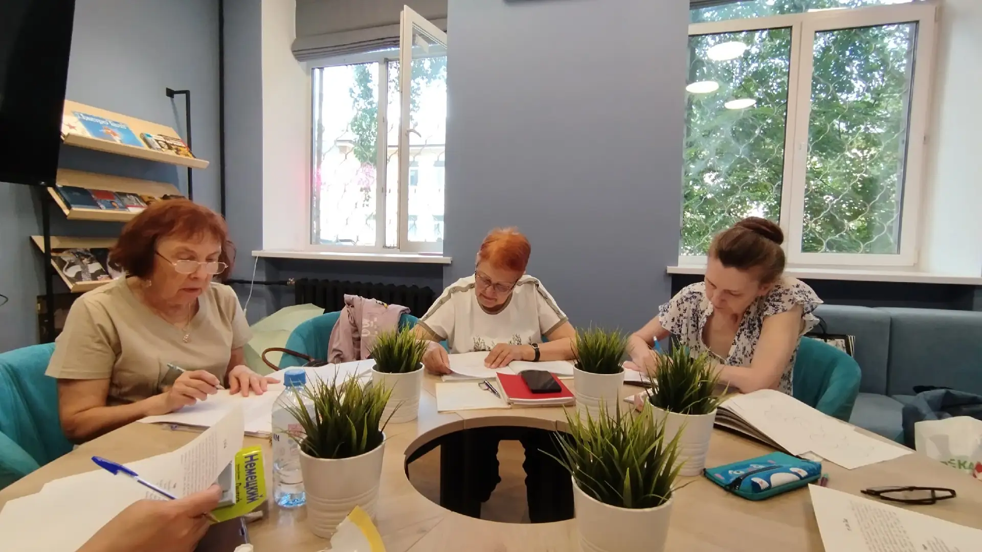 ☝️ Чем мы с вами занимались в первые две недели лета:

‣ говорили о Пушкине с детьми и студентами
‣ 