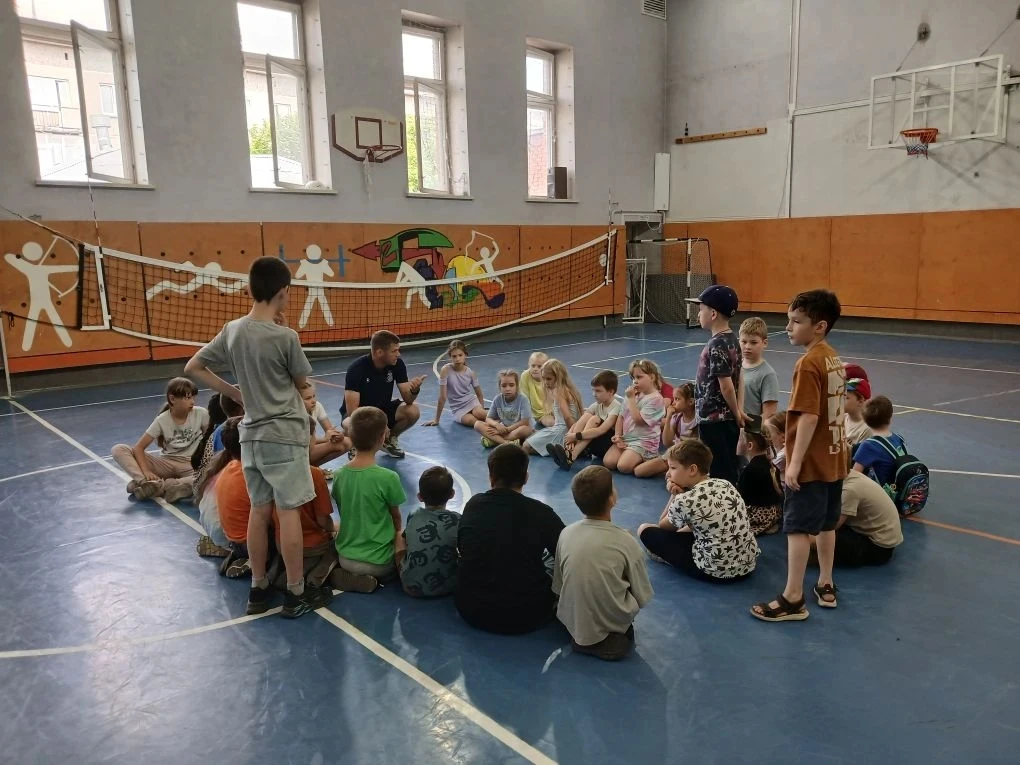 ⚽️ Большой футбол в летнем лагере: в гостях у ребят ФК «Сибирь»! 🏟🔥

📌 11 июня у воспитанников на