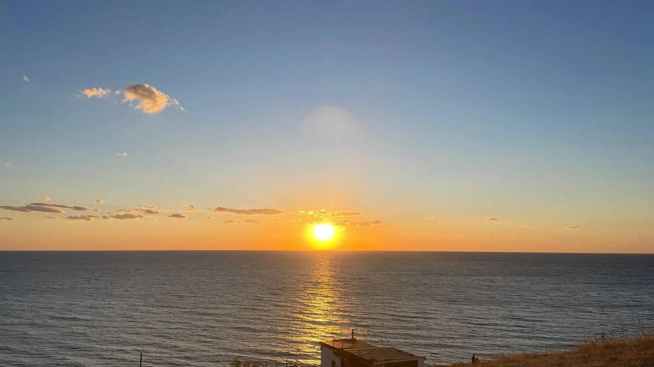 Атмосфера октябрьского вечера на набережной Анапы🌅
