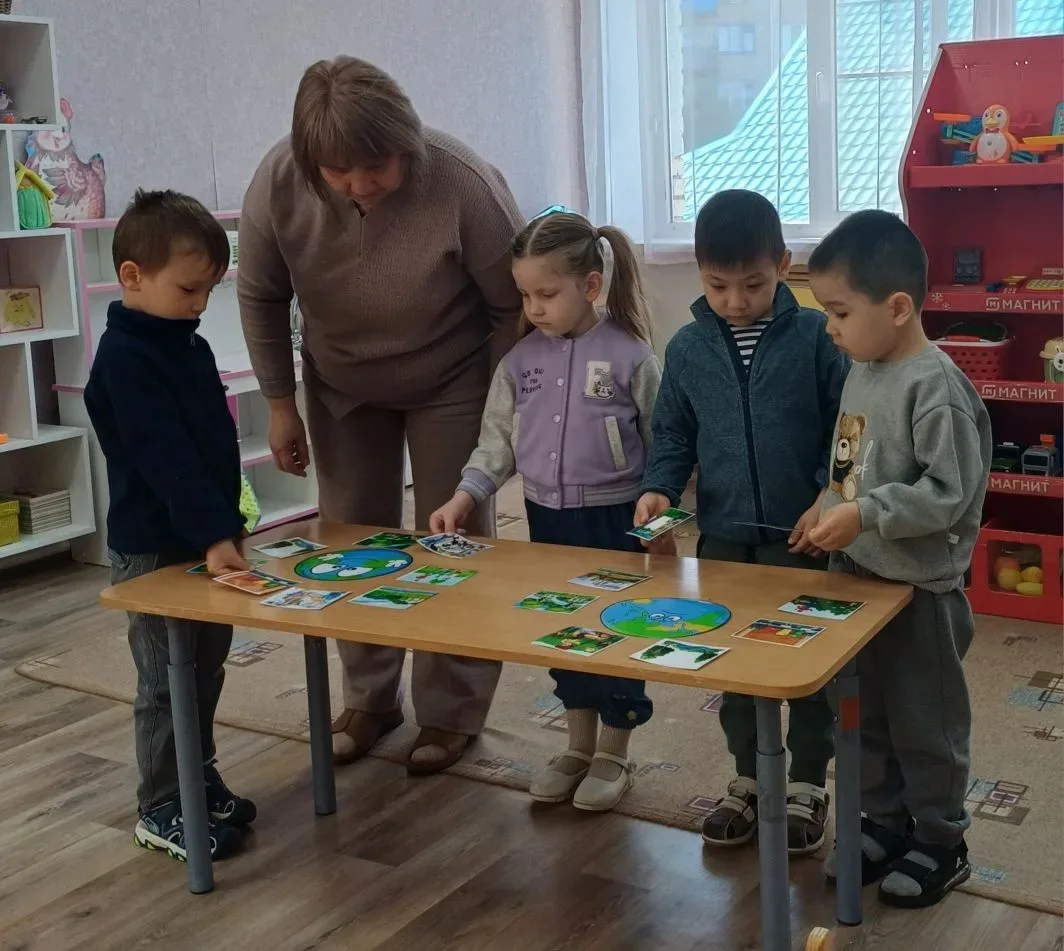 🌿Всероссийская акция    "День эколят".
Экологическая игра "Что хорошо, что плохо" 
Цель игры: помоч