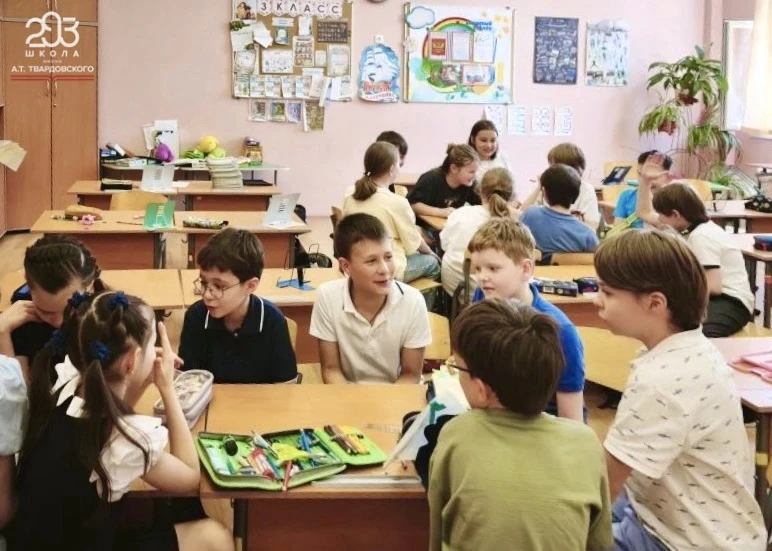УСТУПИ ДОРОГУ ПОЕЗДАМ, И НЕ ТОЛЬКО  🌸С приближением летних каникул в нашей школе вновь дан старт про