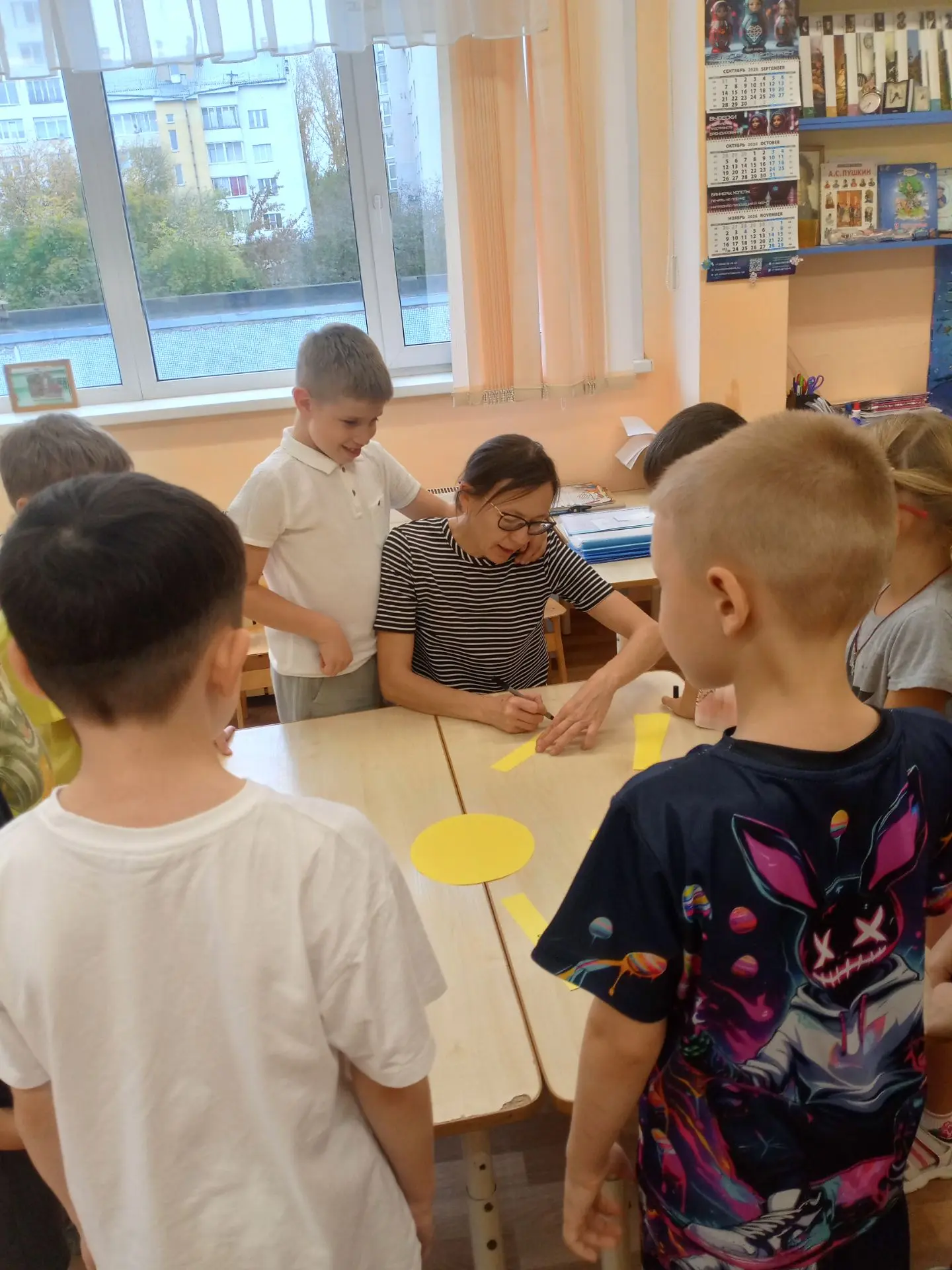 В группе " Любознайки". Познавательное занятие  Тема: "Старость нужно уважать ". Посвящ...