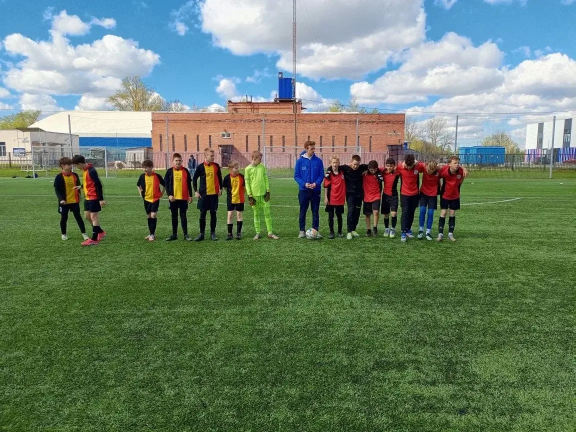 БЛЕСТЯЩАЯ ПОБЕДА НАШЕЙ ФУТБОЛЬНОЙ КОМАНДЫ  ⚽ ⚽⚽   🗓️ 6 мая на стадионе «Ижорец» состоялись финальные