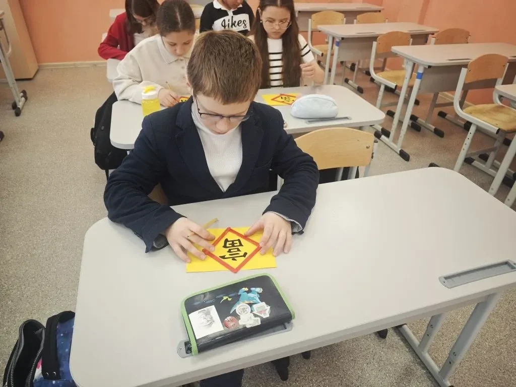 Третий день Недели иностранных языков получился очень разнообразным! 🔥  📍 Ученики 5 «А» класса отпра