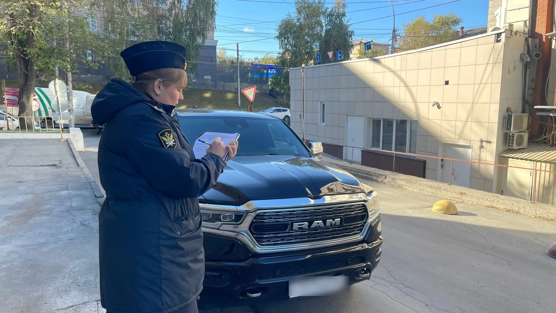 В Новосибирском районе арестовали имущество мужчины на 25 млн рублей