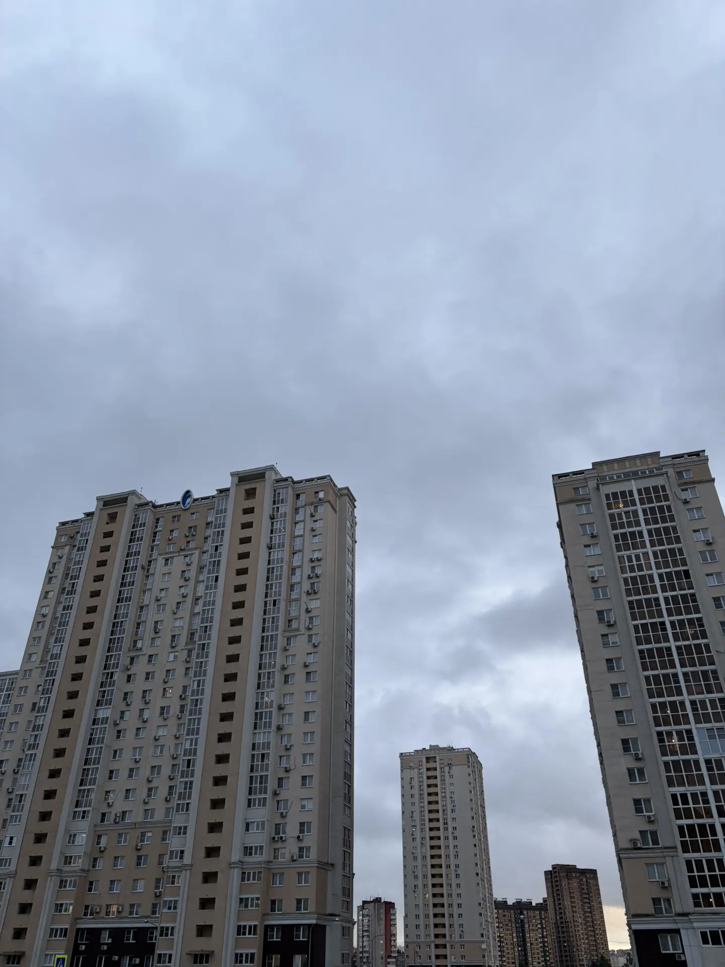 Доброе утро! 🌧

30 июля, четверг. Последние дни июля проходят совсем не по-летнему, но, может быть,