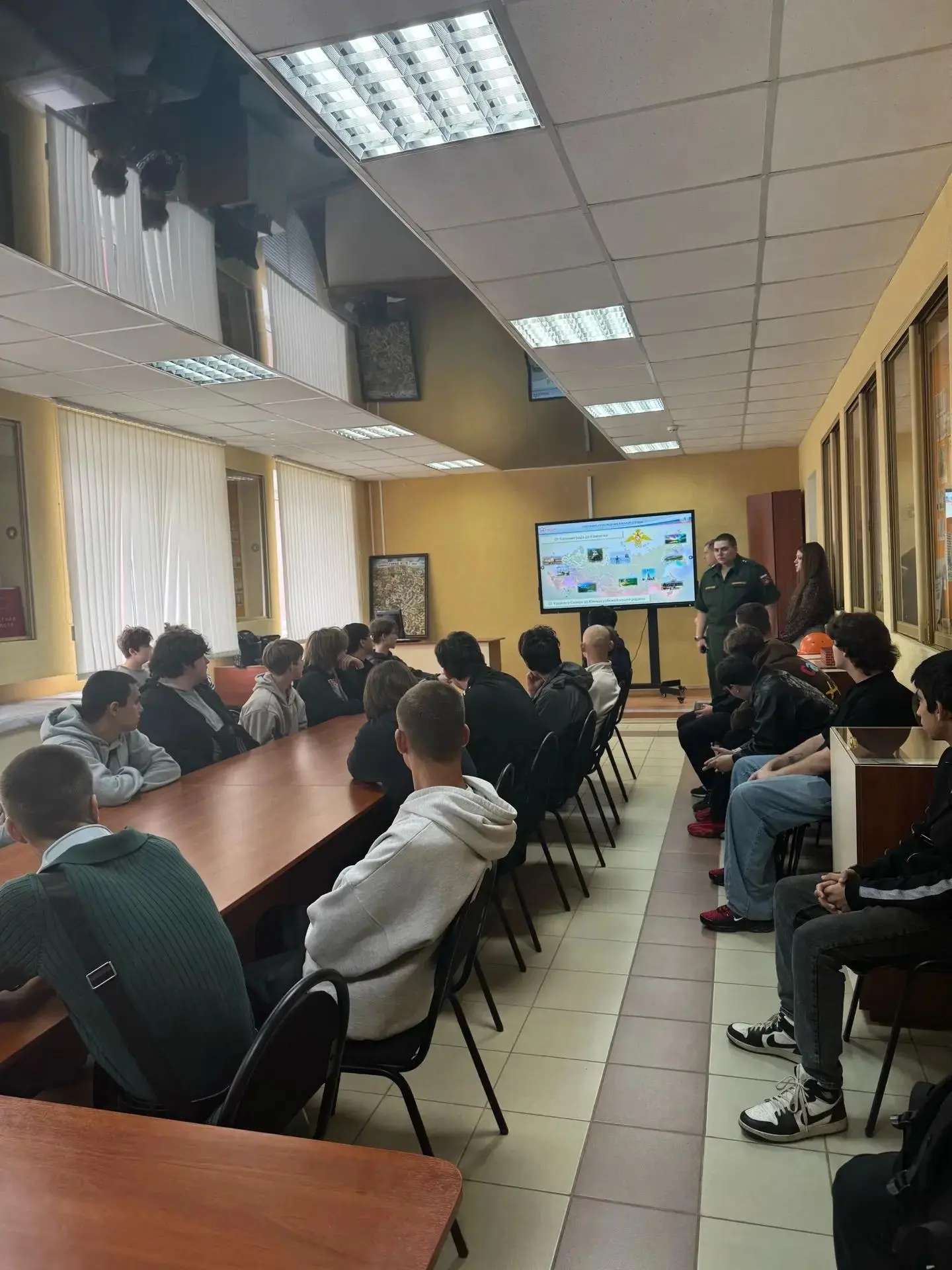 В Колледже ИВГПУ состоялась профориентационная встреча студентов МРА9-21 и ТР9-21 с пре...