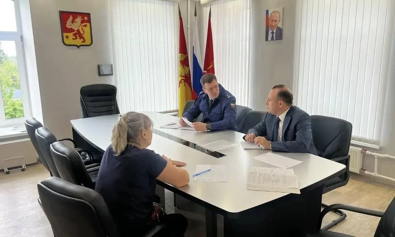 Прокурор Выборгского района Санкт-Петербурга Максим Егоров провел личный прием жителей ...