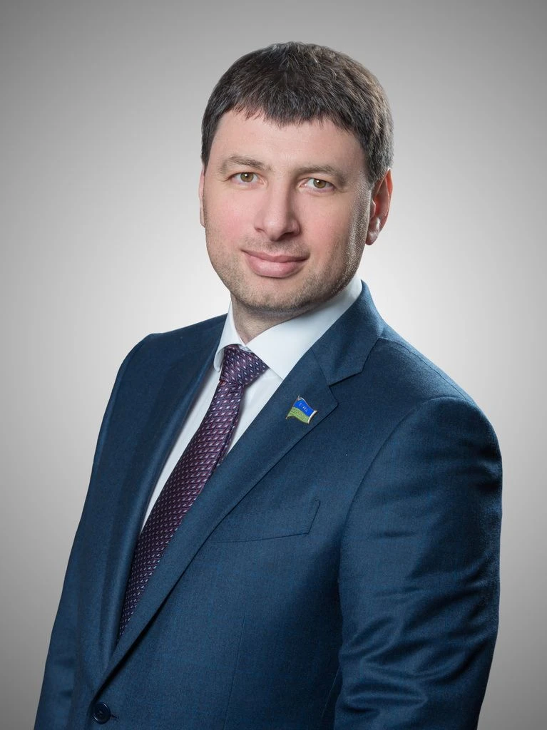 Николай Ташланов поздравил коллектив Лаборатории Центра лабораторной диагностики с перв...