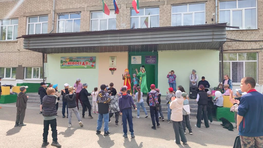 Сегодня КДЦ "Юность"   подарил настоящий праздник ребятам из пришкольного лагеря «Непос...