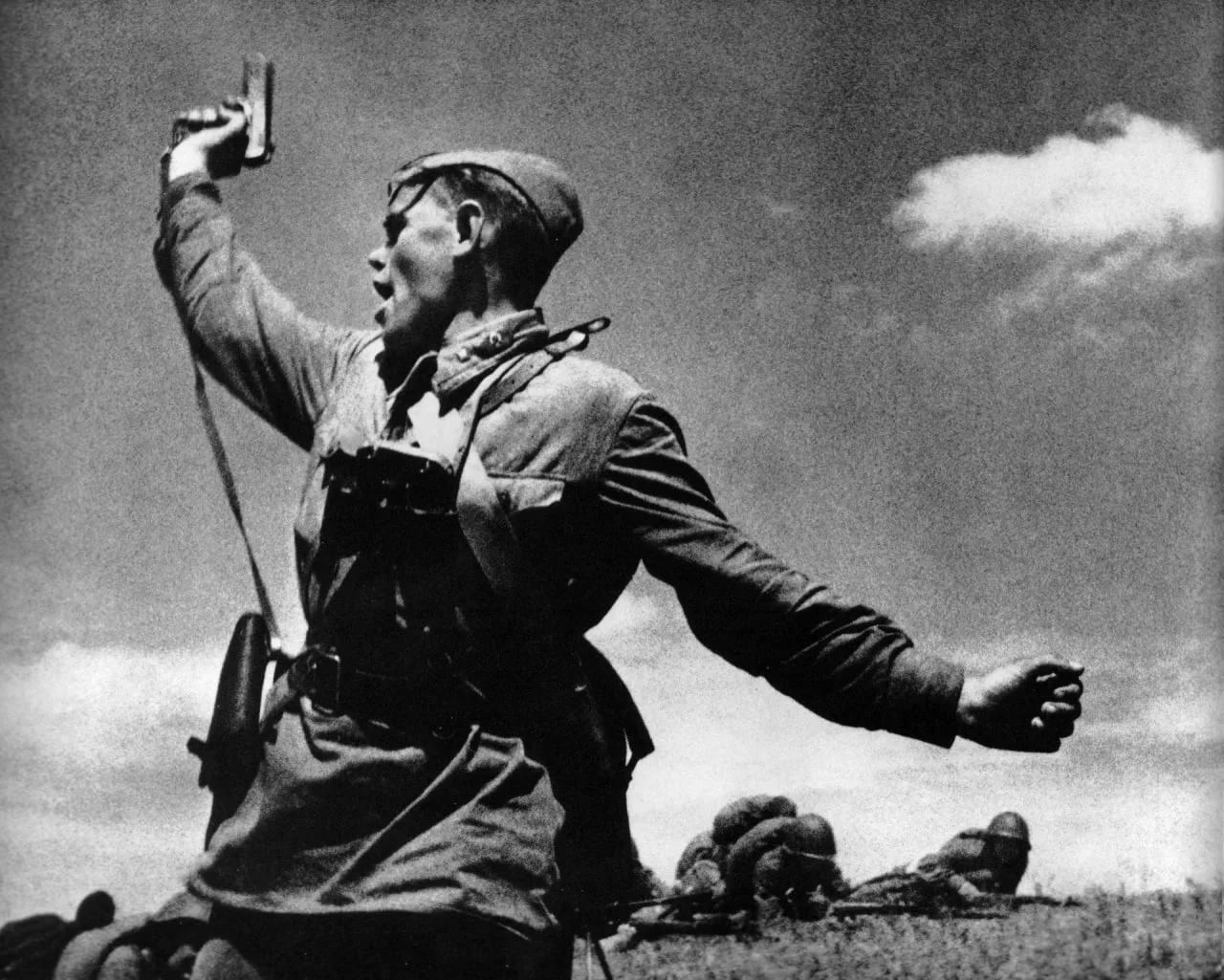 85 лет назад началась самая жестокая и кровопролитная война в истории человечества 🕯

1418 дней про