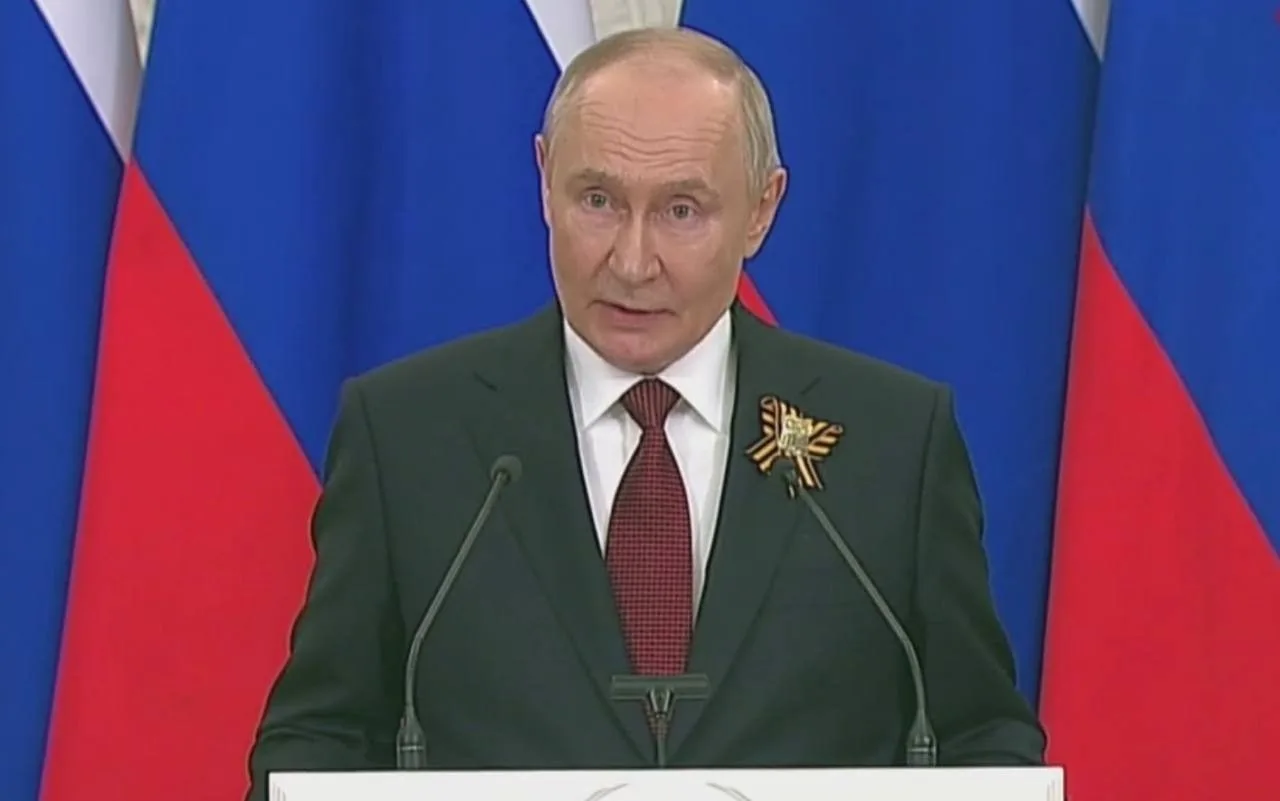 ️Владимир Путин готов встретиться с Зеленским не только в Москве, но и в третьей стране, но уже для 