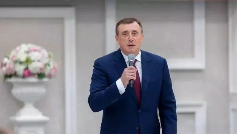 Валерий Лимаренко поздравил сахалинцев и курильчан с Днем среднего профессионального об...