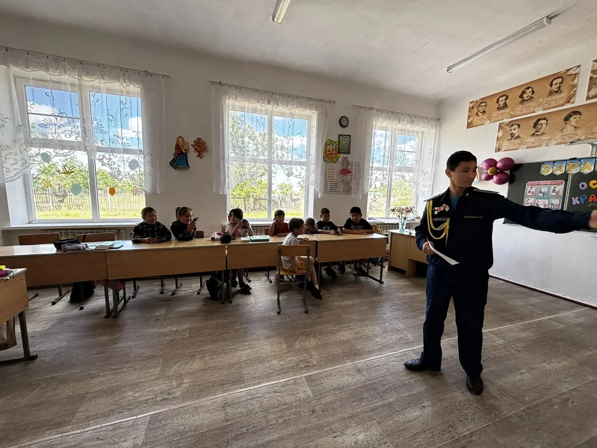 В нашем пришкольном лагере состоялся насыщенный день, посвящённый малой Родине. 🏕

Гость из «Движен