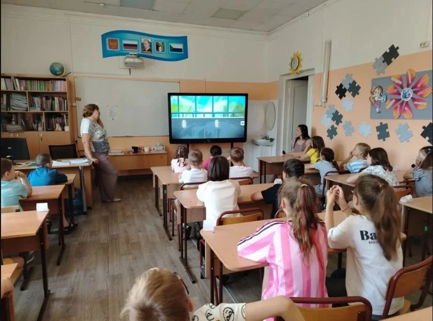 Безопасность детей во время летних каникул - основная цель наших воспитателей. Научить,...