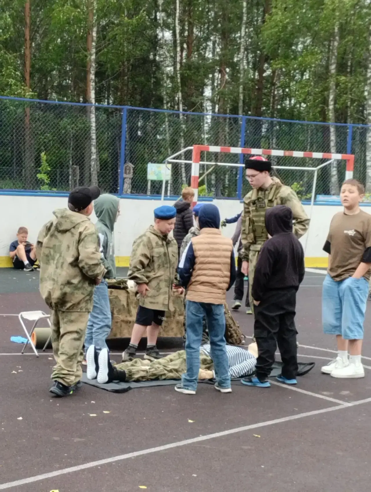 Сегодня в юнармейском лагере прошёл «День марш-броска»! 💪🇷🇺

С утра — торжественная линейка, подн