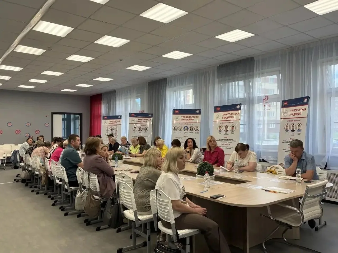 👩‍🎓 Школа № 73 приняла участие в семинаре по созданию Городского ресурсного центра по инженерному 