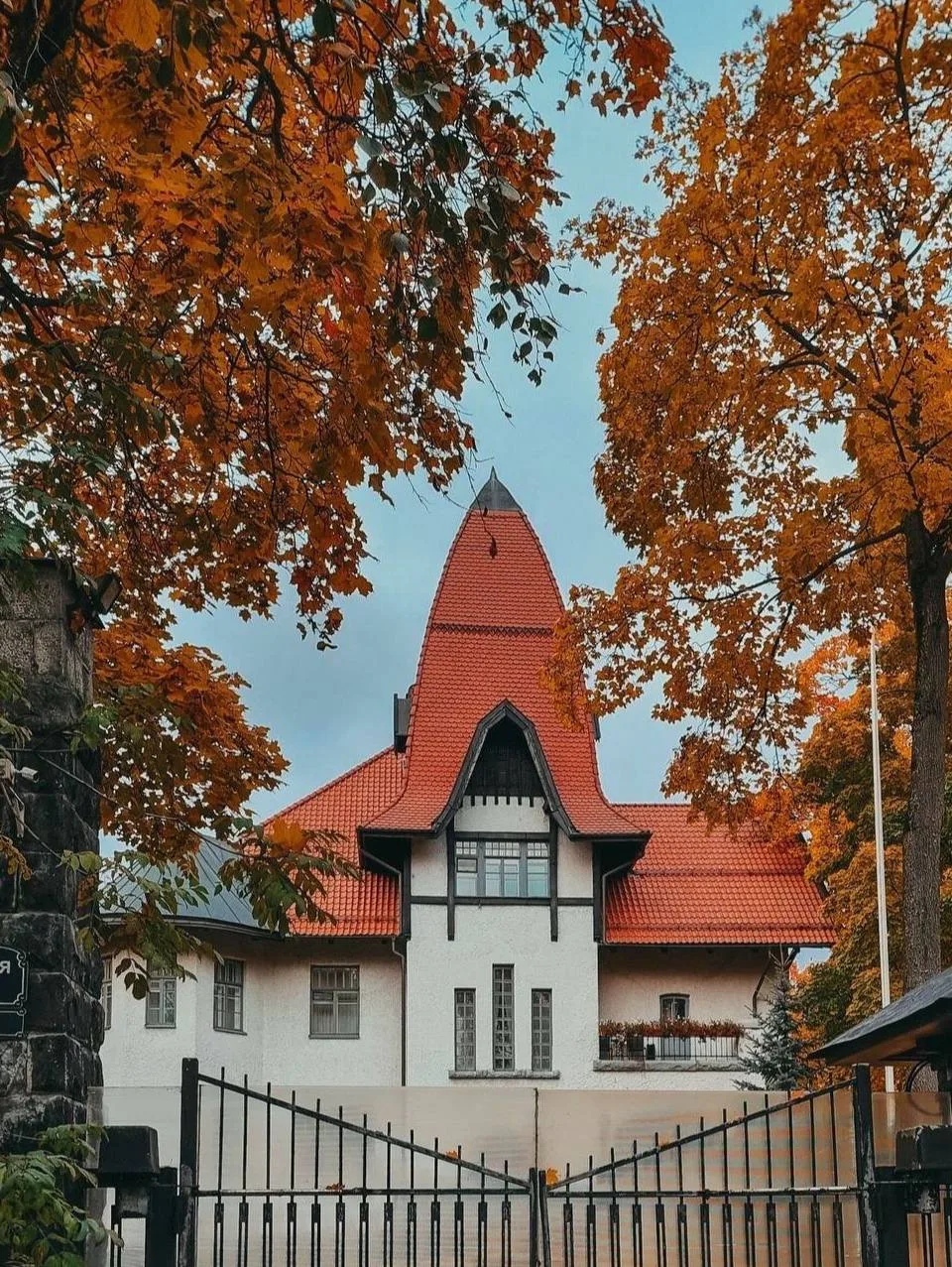Место в городе, где осень выглядит как дачная жизнь