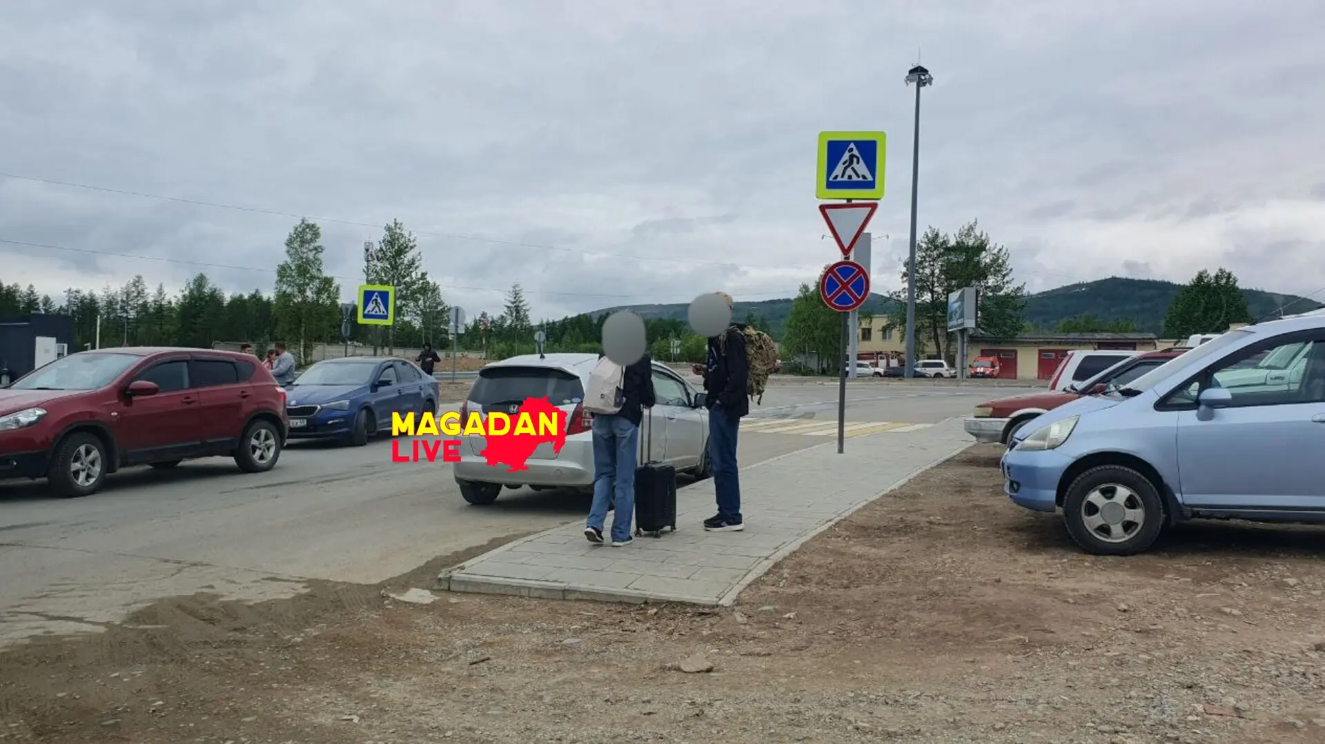 Аэропорт Сокол, есть парковки и места свободные, но нужно сбросить машину обязательно н...