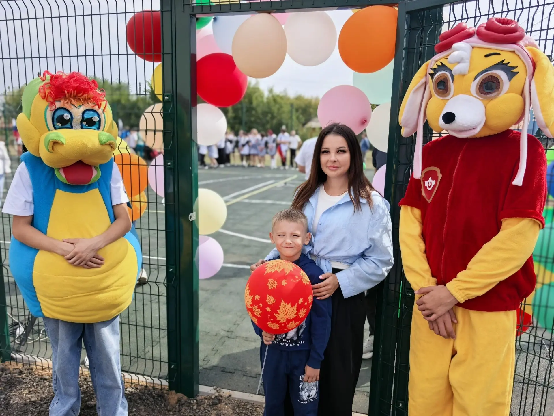 💫В Сорочинске открылась новая спортивная площадка у школы №117 имени М.В. Стрельникова...