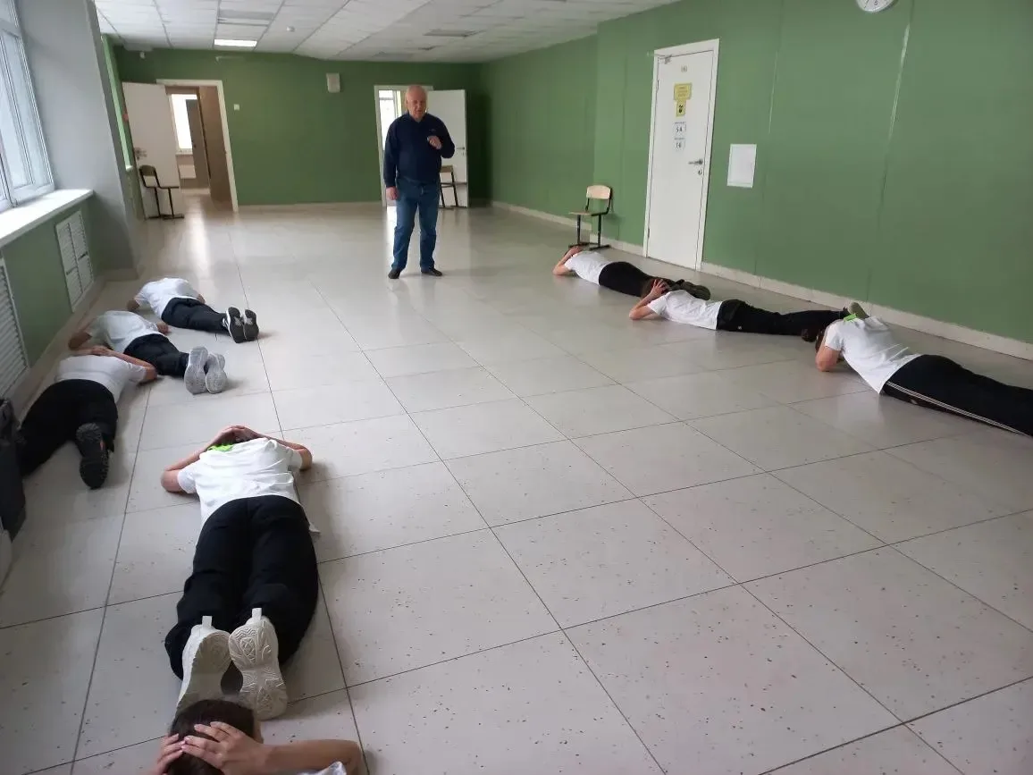 🚀 8 апреля: школьный этап «Зарницы» в рамках клуба «Каникулы первых»!  8 апреля в нашей школе в рамк