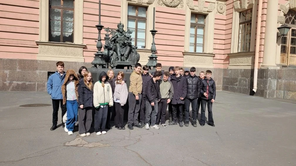 ✨  Ученики 8"А" класса побывали в удивительном месте - Михайловском замке! 🏰 Этот уникальный архите