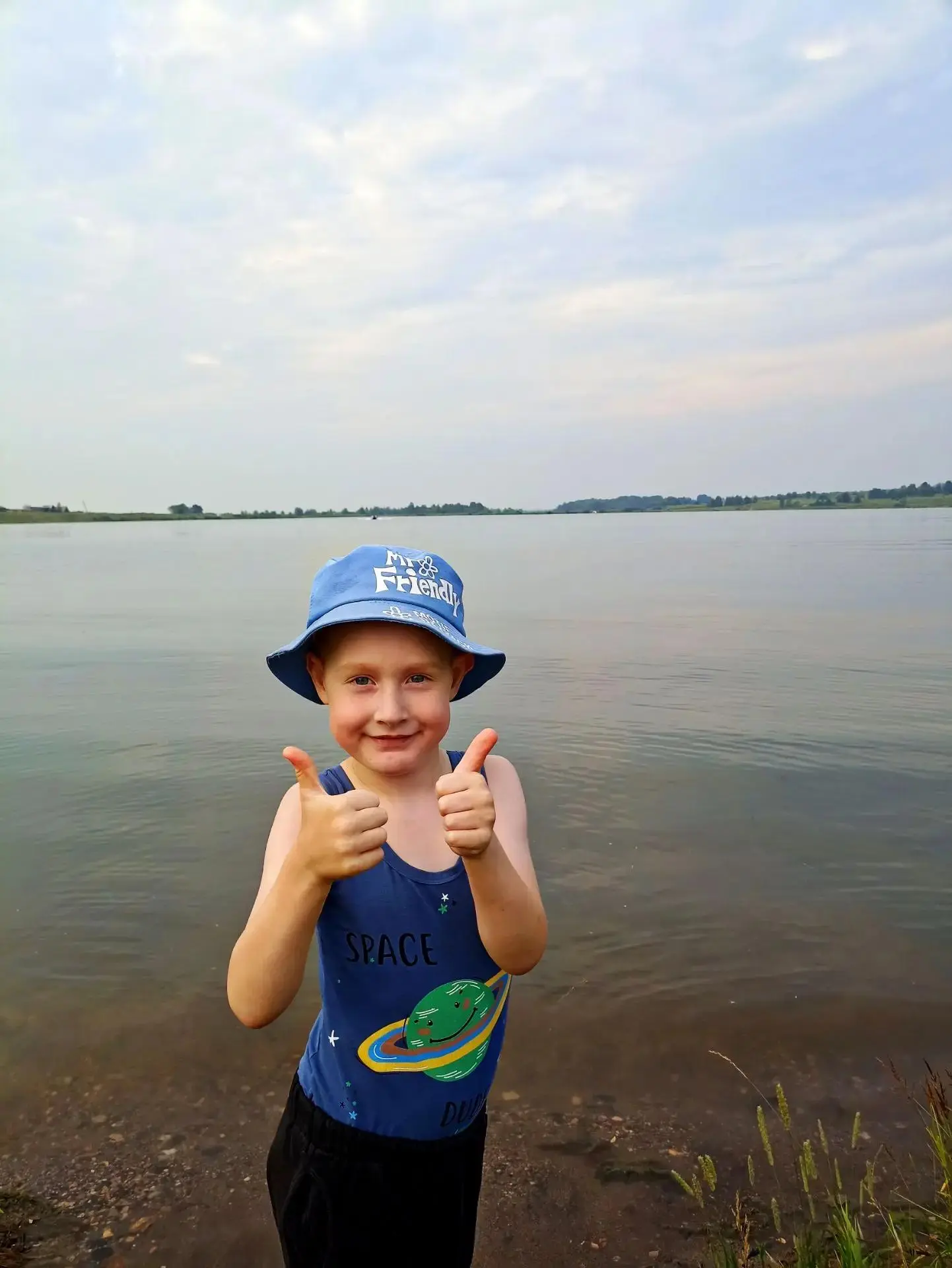 ☀️Беспалов Артём, 6 лет☀️

Номинация "У речки, у моря. у озера, у бассейна: моё летнее приключение" 