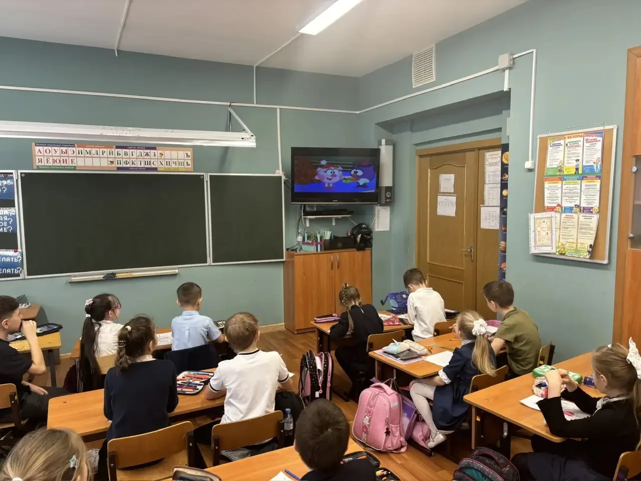 🧼 Урок-игра «Гигиена — это очень важно!».  🫧В 1 «Б» Цветкова Е.Г. провела увлекательный урок-игру на