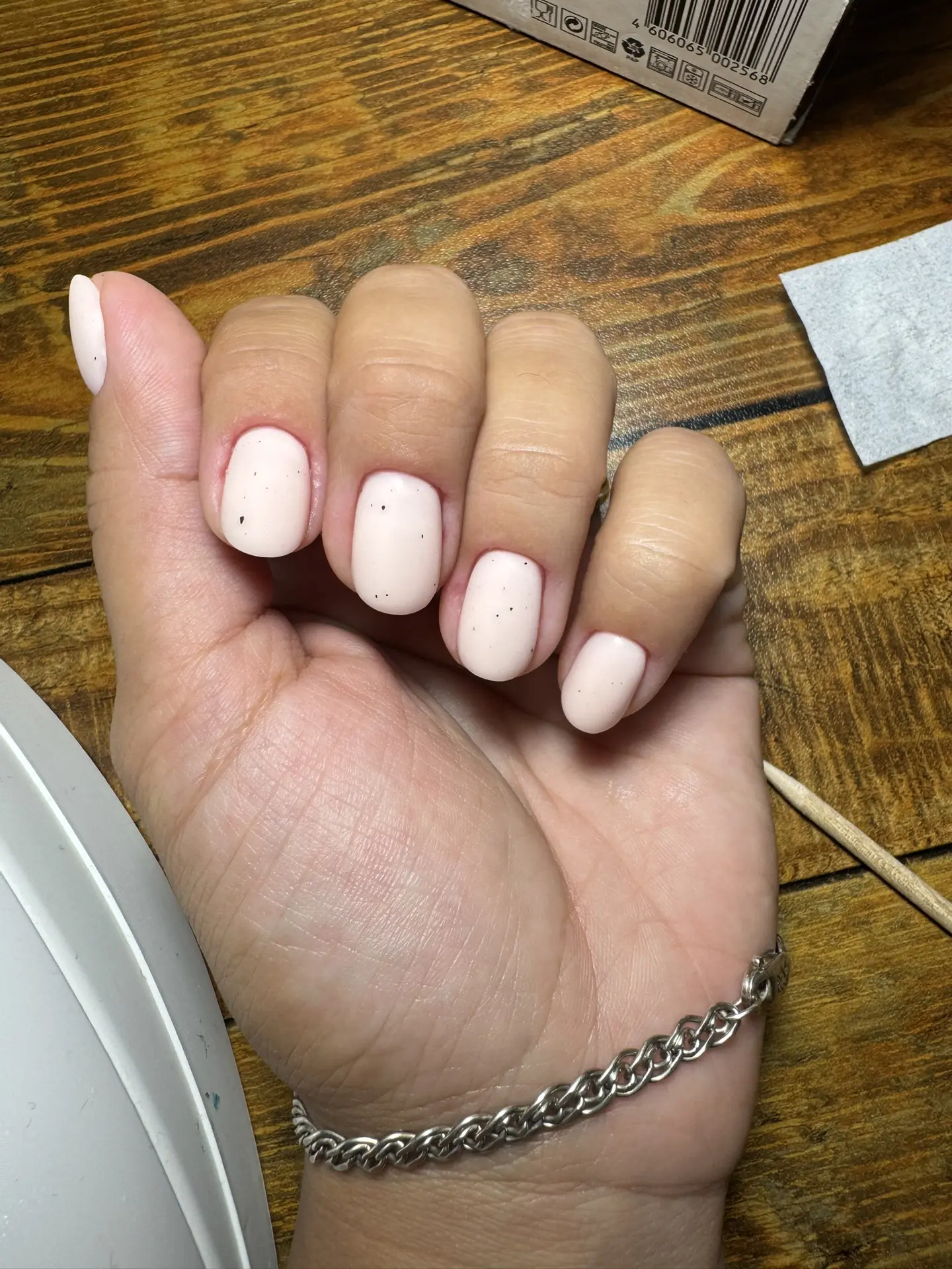 Доброе утро пятницы 😇

Ногти сегодня ночью себе переделывала 💅 под утро уже спать легла… Ярослав с